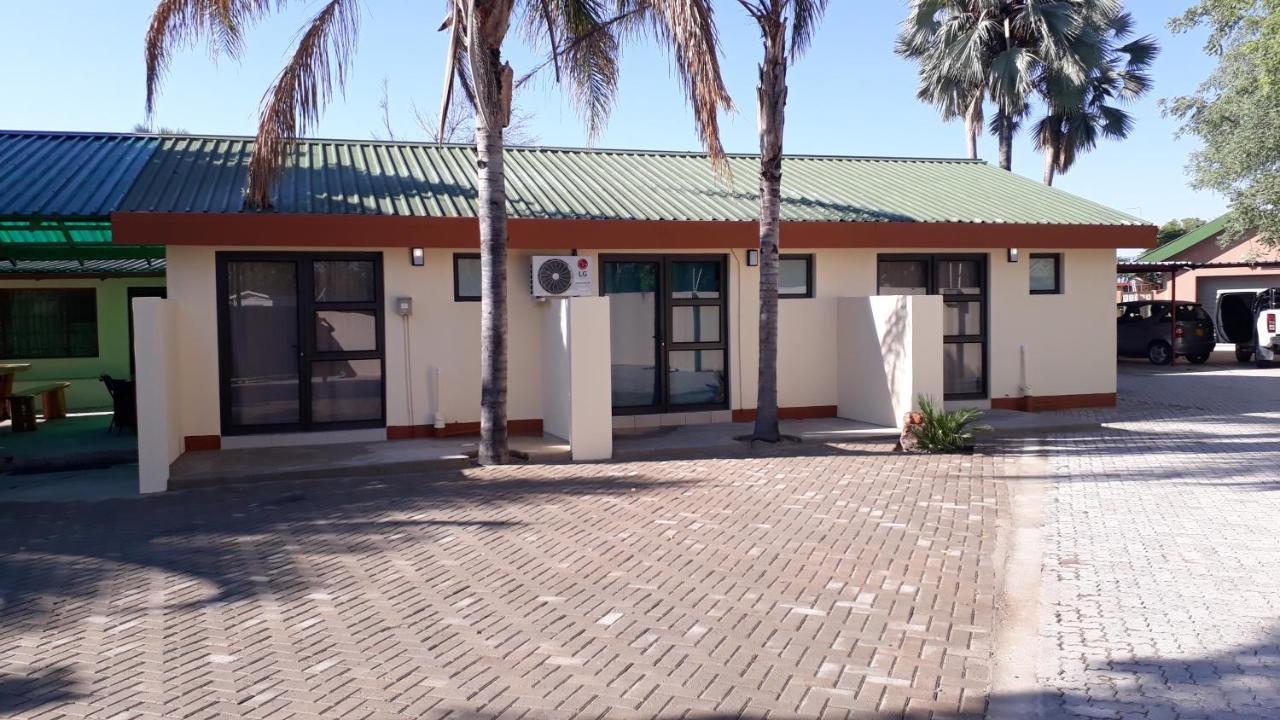 Hotel Ry Courtyard à Oshakati Extérieur photo